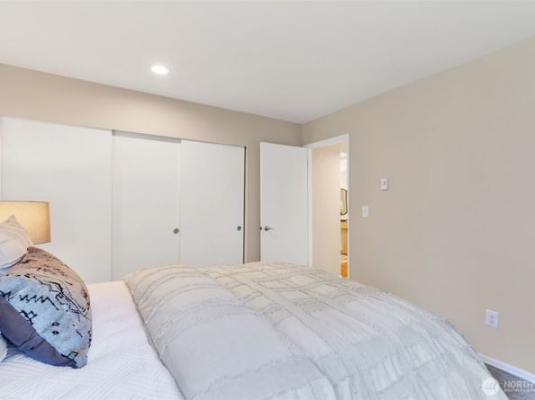 9009 Avondale Road NE D107, Redmond WA 98052