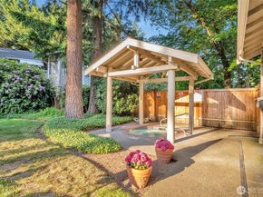 9009 Avondale Road NE D107, Redmond WA 98052