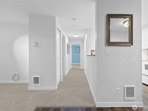 975 Aberdeen Avenue NE G203, Renton WA 98056