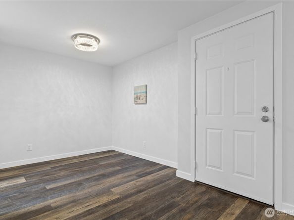 975 Aberdeen Avenue NE G203, Renton WA 98056