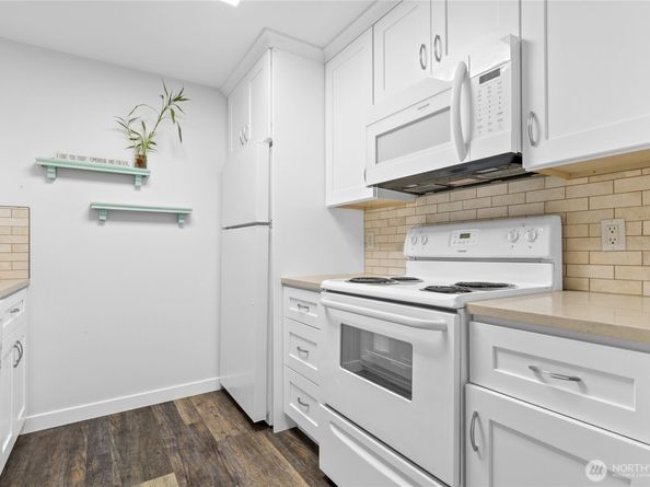 975 Aberdeen Avenue NE G203, Renton WA 98056