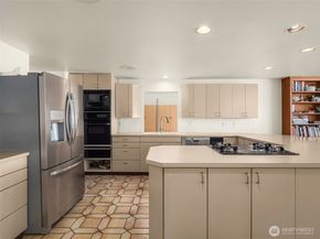 2900 Westlake Avenue N, Seattle WA 98109