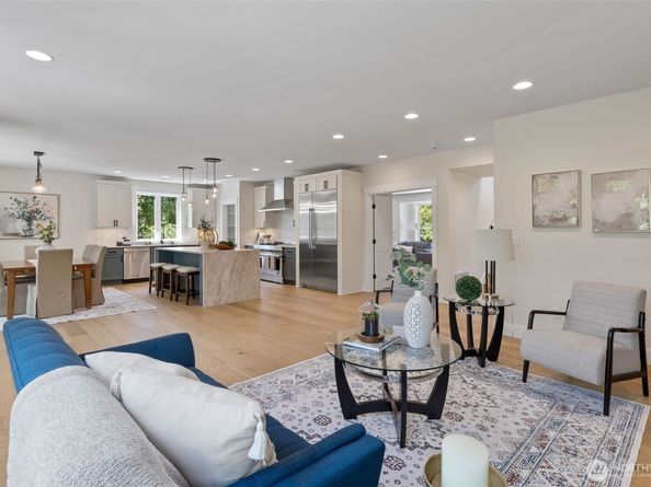 15001 NE 8th Street, Bellevue WA 98007