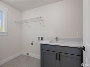15001 NE 8th Street, Bellevue WA 98007