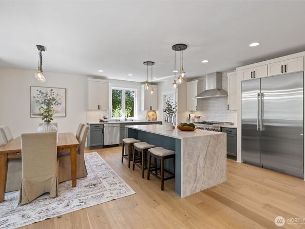 15001 NE 8th Street, Bellevue WA 98007