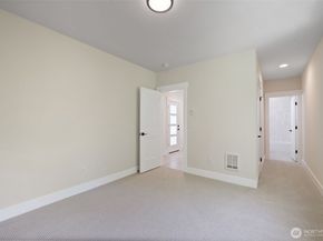 15001 NE 8th Street, Bellevue WA 98007