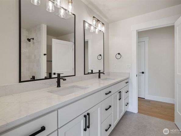 15001 NE 8th Street, Bellevue WA 98007