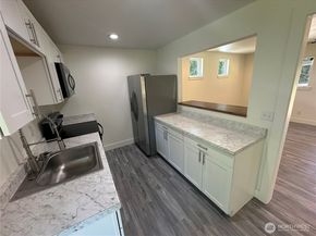 7041 E Washington Street, Port Orchard WA 98366