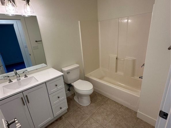 7041 E Washington Street, Port Orchard WA 98366