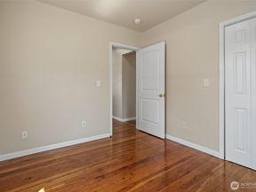 902 Hewitt Avenue, Bremerton WA 98337