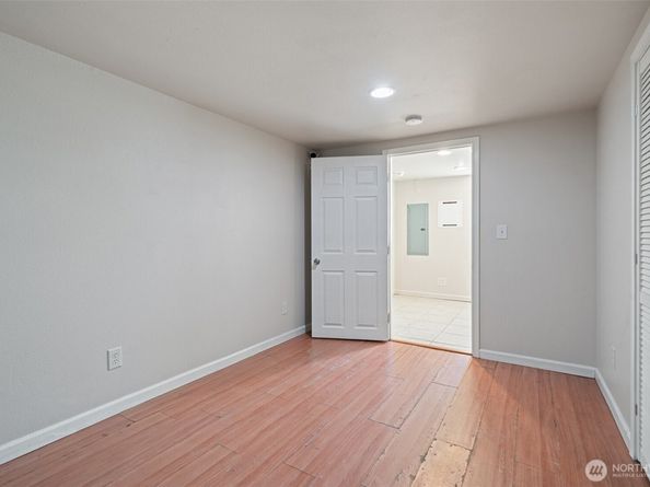902 Hewitt Avenue, Bremerton WA 98337