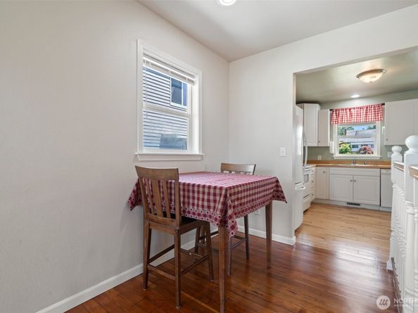 902 Hewitt Avenue, Bremerton WA 98337
