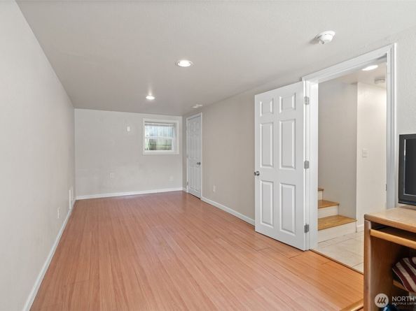 902 Hewitt Avenue, Bremerton WA 98337