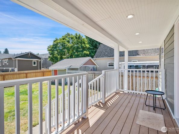 902 Hewitt Avenue, Bremerton WA 98337