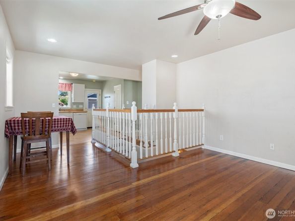 902 Hewitt Avenue, Bremerton WA 98337
