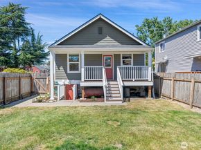 902 Hewitt Avenue, Bremerton WA 98337