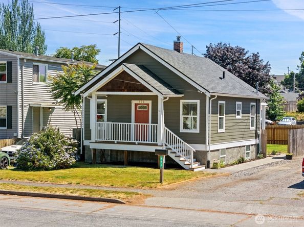 902 Hewitt Avenue, Bremerton WA 98337