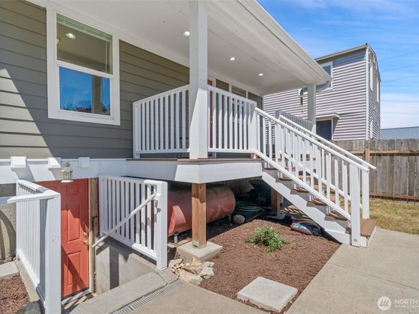 902 Hewitt Avenue, Bremerton WA 98337