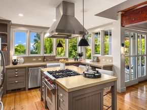 1237 Hawley Way NE, Bainbridge Island WA 98110