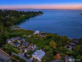 1237 Hawley Way NE, Bainbridge Island WA 98110
