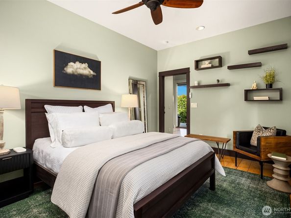 1237 Hawley Way NE, Bainbridge Island WA 98110