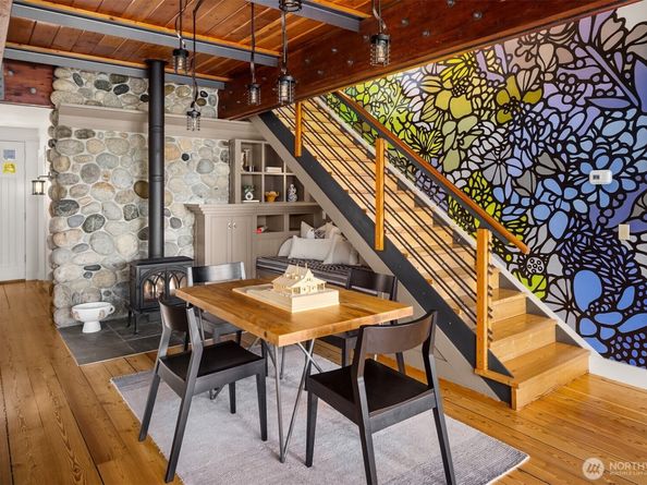 1237 Hawley Way NE, Bainbridge Island WA 98110