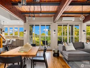 1237 Hawley Way NE, Bainbridge Island WA 98110