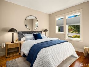 1237 Hawley Way NE, Bainbridge Island WA 98110