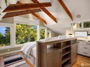 1237 Hawley Way NE, Bainbridge Island WA 98110