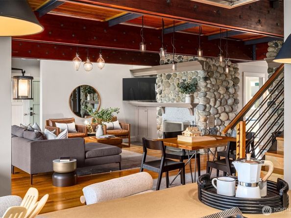 1237 Hawley Way NE, Bainbridge Island WA 98110