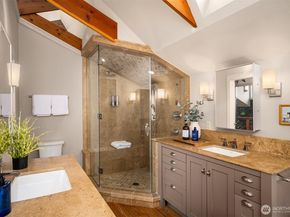 1237 Hawley Way NE, Bainbridge Island WA 98110