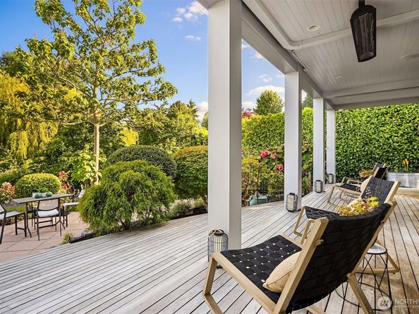 1237 Hawley Way NE, Bainbridge Island WA 98110