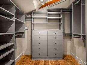 1237 Hawley Way NE, Bainbridge Island WA 98110