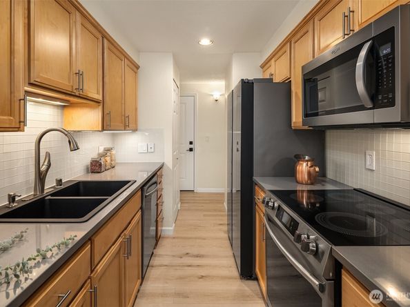 12223 NE Bel-Red Road D105, Bellevue WA 98005