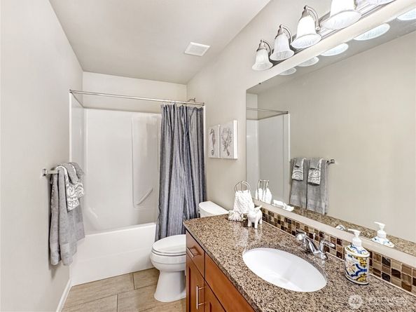 4339 S 160th Street, Tukwila WA 98188