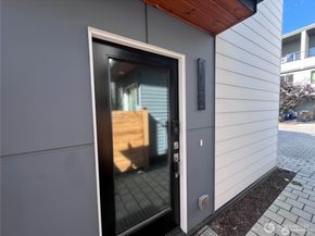 1042 S Donovan Street 5, Seattle WA 98108