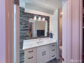 1042 S Donovan Street 5, Seattle WA 98108