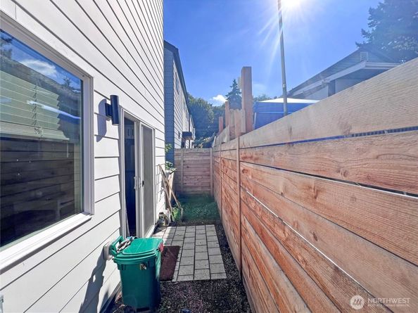 1042 S Donovan Street 5, Seattle WA 98108