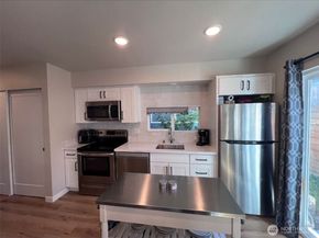 1042 S Donovan Street 5, Seattle WA 98108