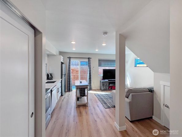 1042 S Donovan Street 5, Seattle WA 98108