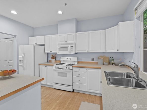 22029 39th Place S, Kent WA 98032