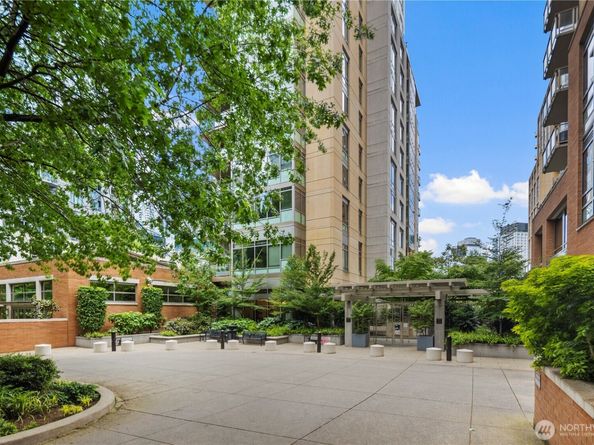 900 Lenora Street 702, Seattle WA 98121