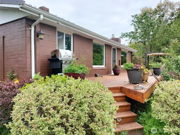 21926 Vashon Highway SW, Vashon WA 98070
