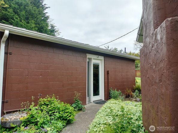 21926 Vashon Highway SW, Vashon WA 98070