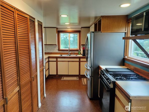 21926 Vashon Highway SW, Vashon WA 98070