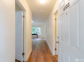 4733 40th Avenue NE 4733, Seattle WA 98105