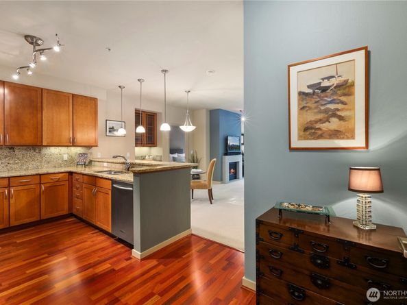 150 102nd Avenue SE 213, Bellevue WA 98004