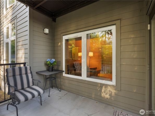 150 102nd Avenue SE 213, Bellevue WA 98004