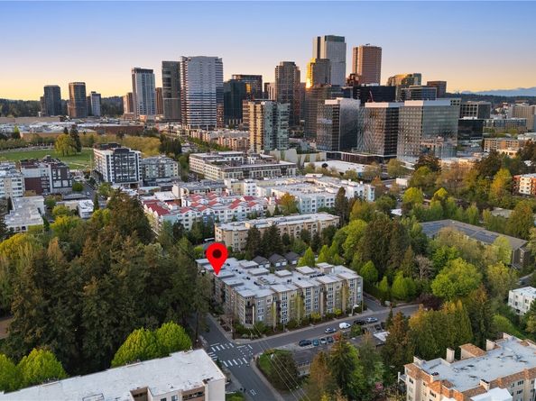 150 102nd Avenue SE 213, Bellevue WA 98004