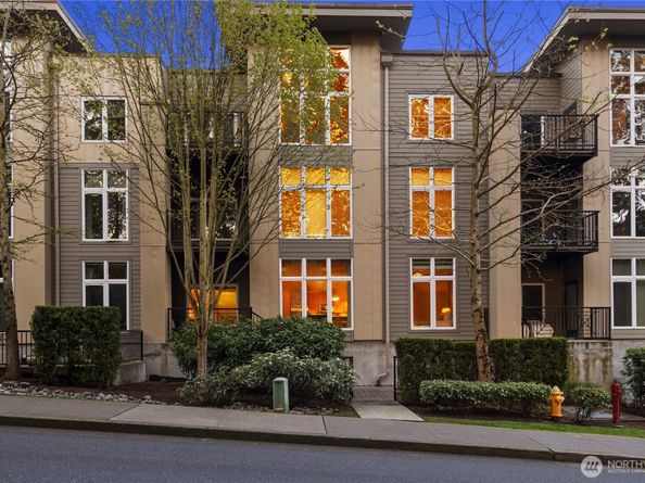 150 102nd Avenue SE 213, Bellevue WA 98004